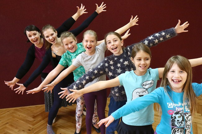 Taneční skupina v TC Královská